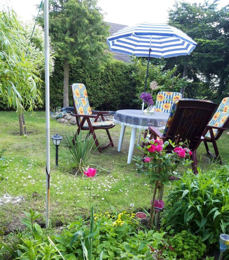 Zimmer Und Apartment Rosi Krakow am See Exterior photo